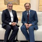دیدار عراقچی با نخست‌وزیر مالزی